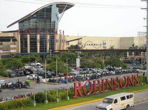 Robinson's mall in the Philippines offers bargain outlet shopping with 6 sulit outlet stores worth visiting.