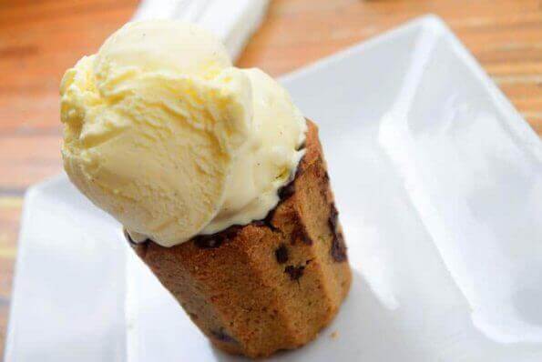 Commune Cafe: an ice cream scoop on top.