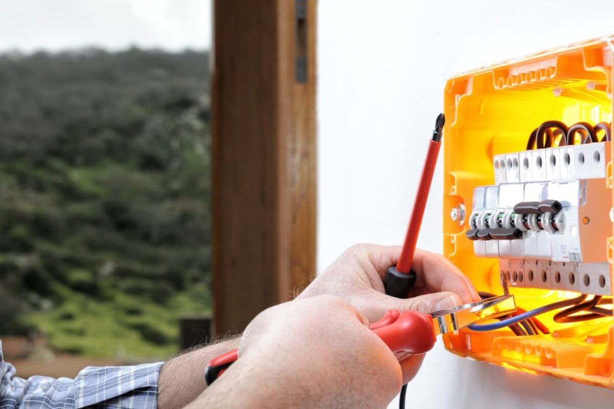 Metro Manila list of best electrician for reliable service.
